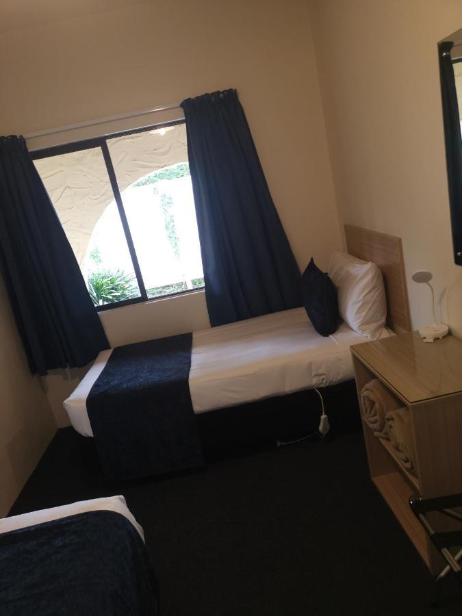 Captains Quarters Motor Inn Cambridge Exteriör bild