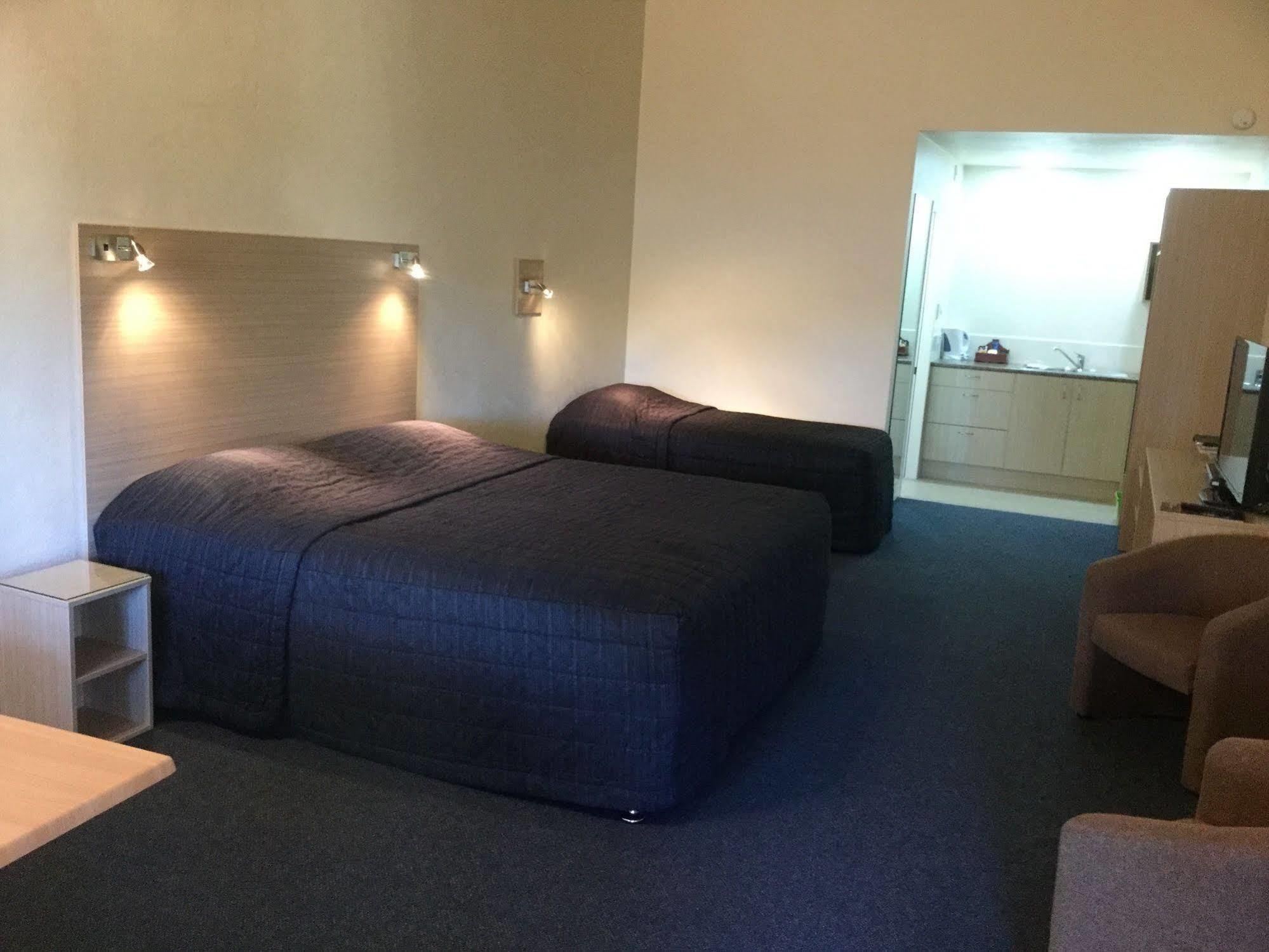 Captains Quarters Motor Inn Cambridge Exteriör bild