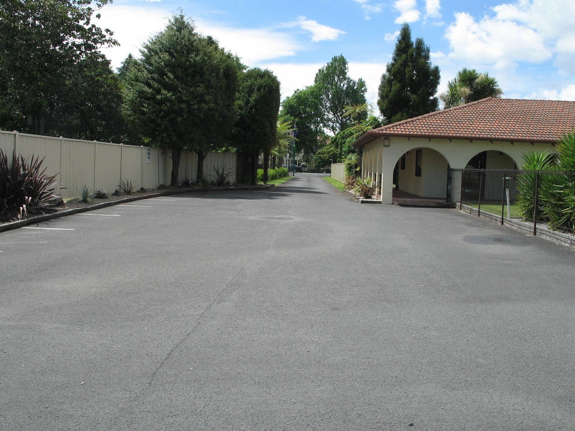Captains Quarters Motor Inn Cambridge Exteriör bild