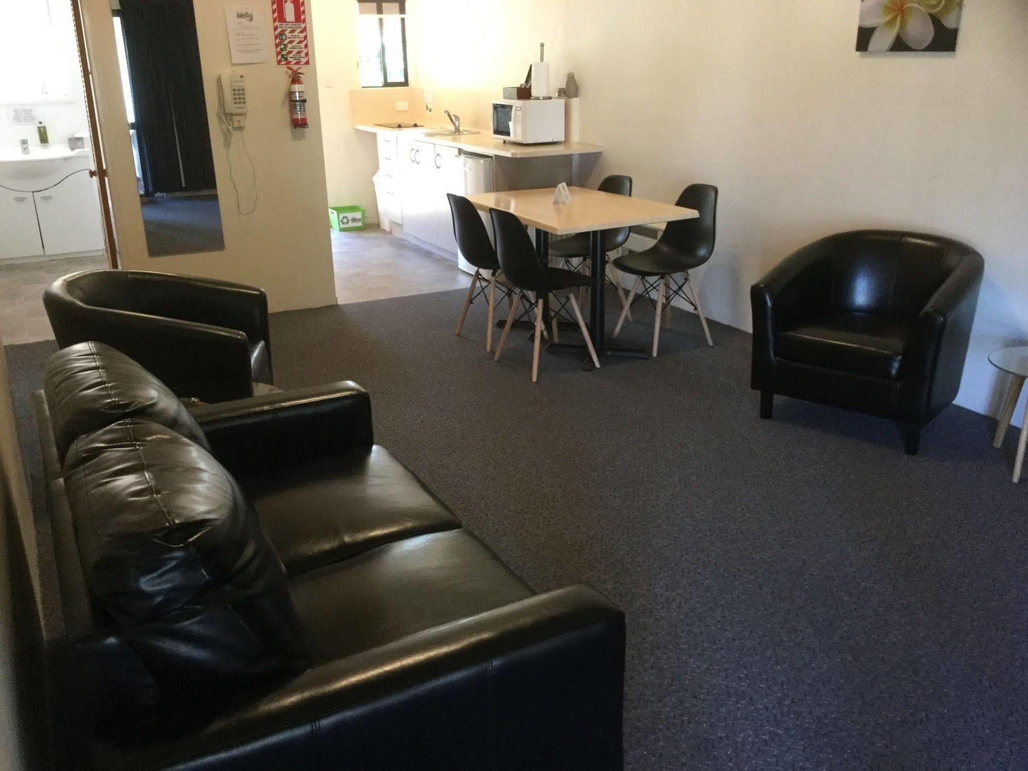 Captains Quarters Motor Inn Cambridge Exteriör bild